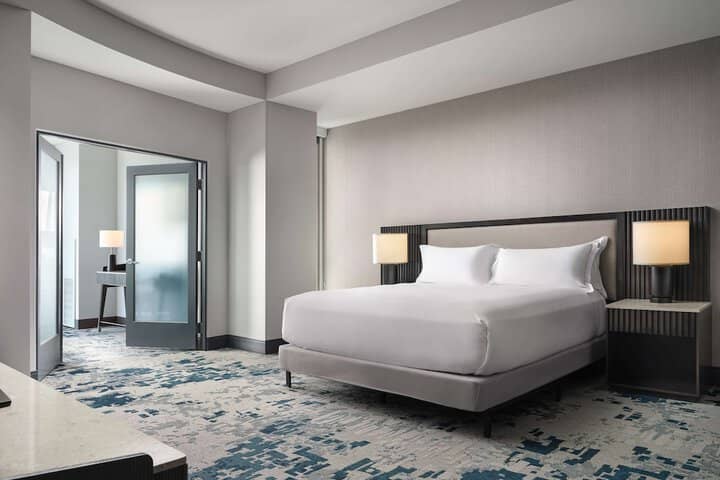 Room 12 of 84