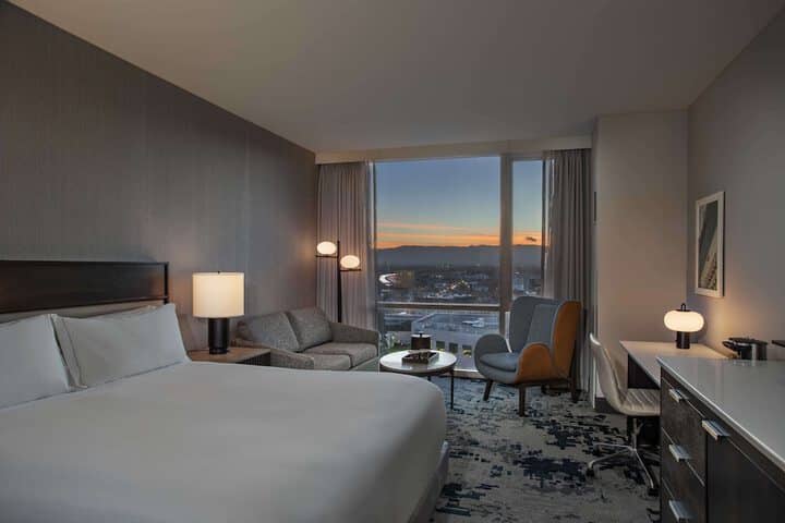 Room 21 of 84